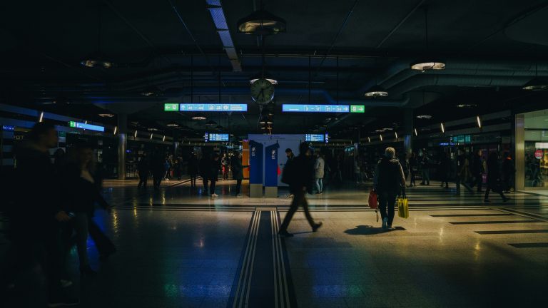 claudio-schwarz-uD-nqIY8mqk-unsplash-2.jpg